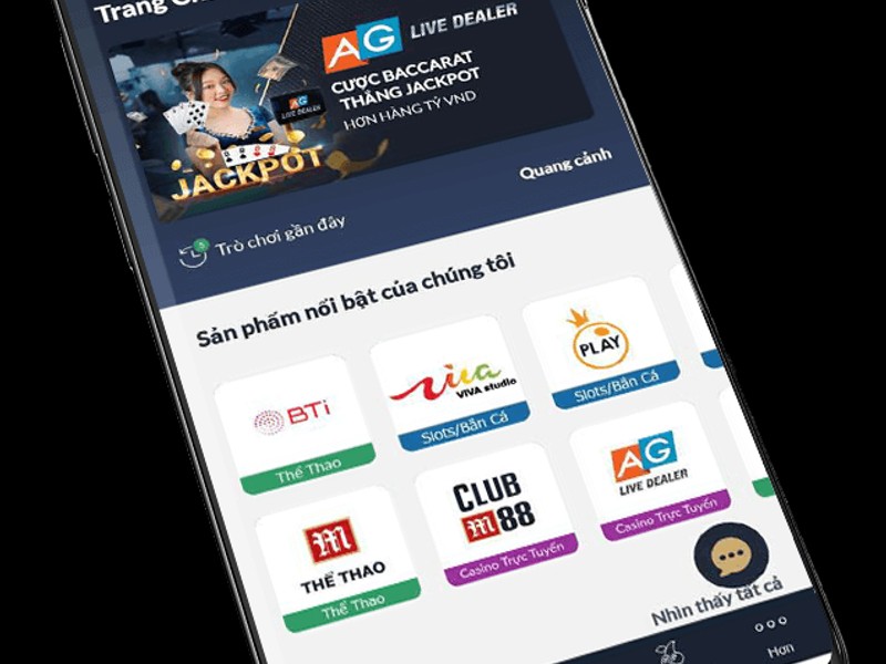 Hình ảnh một trận đấu thể thao sôi động và bàn chơi casino trực tiếp.